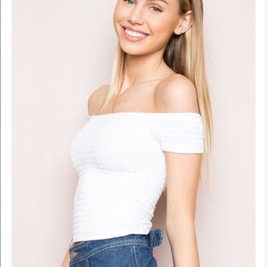Brandy Melville off the shoulder shirt